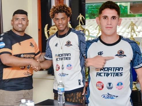 Ted Bodden y el argentino Lautaro Canitano siendo presentados por Julio Obando, presidente del Juventus FC de Roatán.