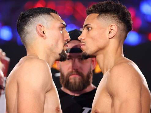 Teófimo López y Jamaine Ortiz se miden en Las Vegas, Nevada, Estados Unidos.