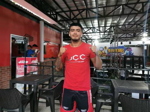 El salvadoreño Carlos Belloso posa para el lente de DIEZ.