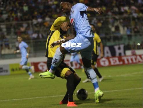 Motagua está venciendo al Génesis en el Estadio Carlos Miranda. FOTO: Alex Pérez.