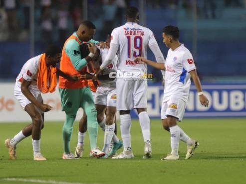 Así celebró Olimpia el golazo que le anotó a Real España en el Nacional. FOTOS: Mauricio Ayala | David Romero.