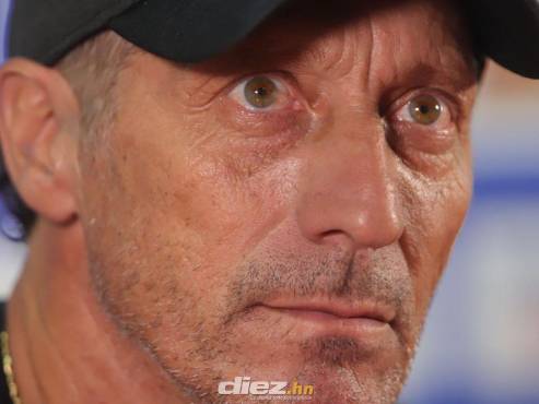 Pedro Troglio en conferencia de prensa aseveró que Carlos Pineda no llegará a las semifinales ante Motagua. FOTO: Mauricio Ayala.