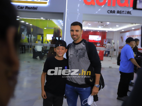 El estadounidense recibió el cariños de los aficionados hondureños. FOTO: Melvin Cubas.