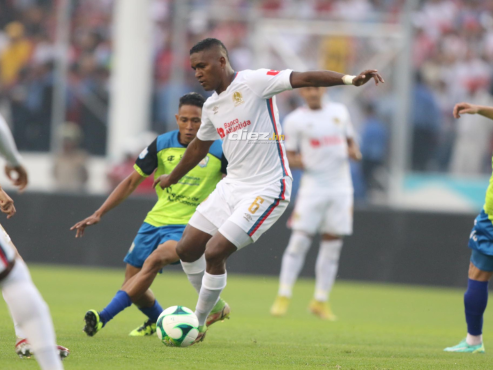 Brayan Beckeles arrancó de titular la gran final de Olimpia ante Olancho FC. FOTO: Andro Rodríguez.