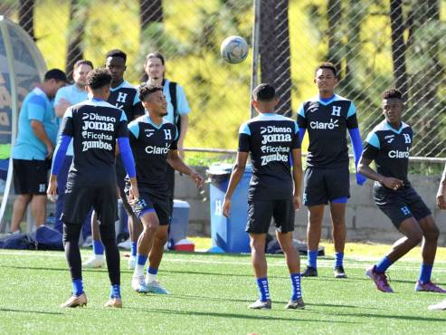 ¡Manos a la obra! Reinaldo Rueda se viste como seleccionador de Honduras y dirigió su primer entrenamiento con la ‘H’