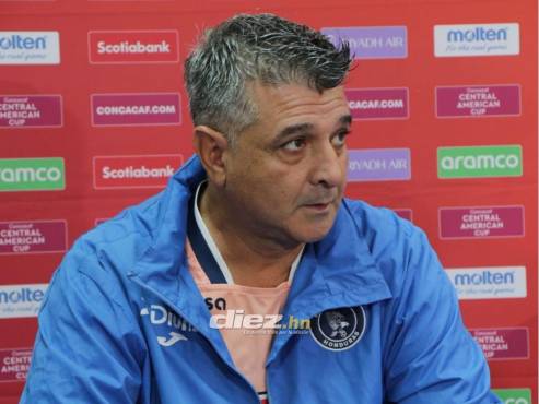 Diego Vázquez en la conferencia de prensa previo al Motagua vs Herediano. FOTO: Erick Castillo.
