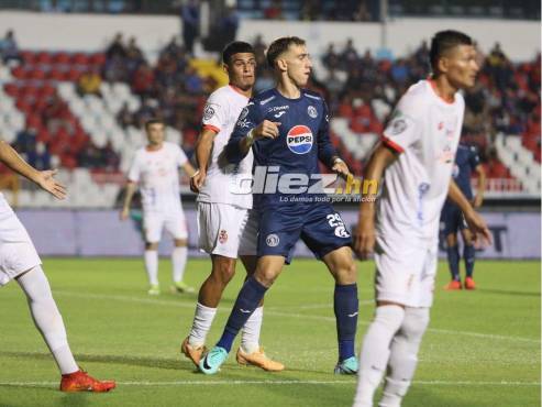<b>Rodrigo Auzmendi aparece en el 11 titular del Motagua ante Real Sociedad. FOTO: Marvin Salgado.</b>