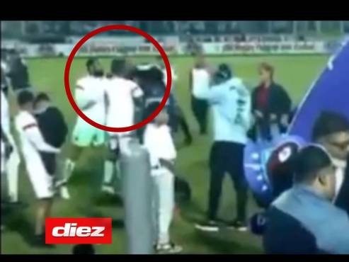 Edrick Menjívar y Emilio Izaguirre se fueron a los golpes una vez culminada la gran final del torneo Apertura 2023.