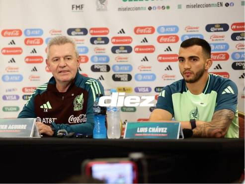Luis Chávez, volante de la Selección Mexicana, atendió la conferencia de prensa junto a Javier Aguirre. FOTO: Yoseph Amaya.