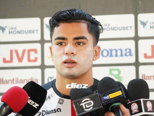 Isaac Castillo capturado por el LENTE DIEZ de Mauricio Ayala en la sede del Marathón.