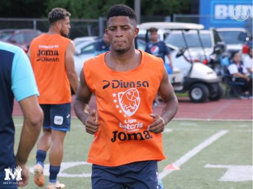 Jorge Serrano aparece entre los titulares del Motagua ante Municipal.