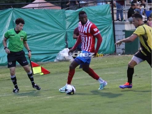 Jerry Bengtson y Solani Solano anotaron los goles del triunfo de Olimpia vs Génesis. FOTO: Héctor Sánchez.