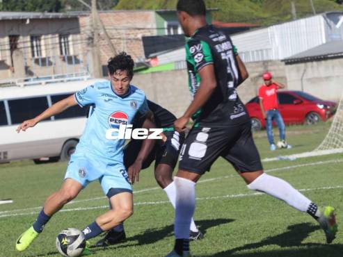 Jefryn Macías ha ocasionado mucho trabajo a la zona baja de Juticalpa FC.