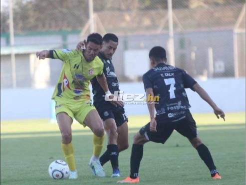 <b>¡COMIENZA EL SEGUNDO TIEMPO EN EL CARLOS MIRANDA! FOTO: Alex Pérez.</b>