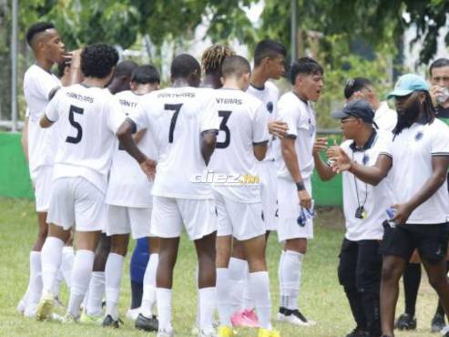 Las Panteras vencieron 3-2 a Real Sevilla y lograron el primer triunfo en su historia.