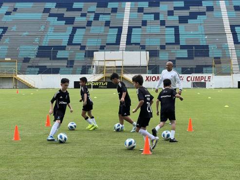 Diunsa inaugura los Clinics de la Fundación Real Madrid en San Pedro Sula, Honduras