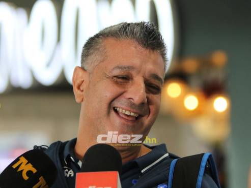 “Te estoy jodiendo”, le comentó Diego Vázquez al periodista de Diario Diez, Carlos Castellanos. Foto: Andro Rodríguez.