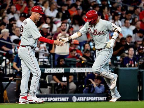 Astros de Houston perdieron ante Phillies de Philadelphia en el segundo juego de la serie entre ambos
