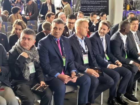 Diego Vázquez estuvo presente en el sorteo de la Copa Oro 2023.