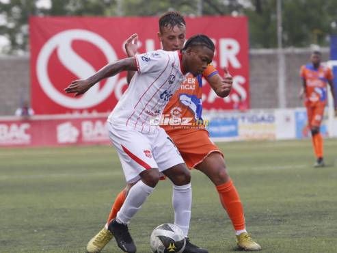 Lobos UPNFM sigue venciendo al Vida en el segundo duelo del repechaje por el no descenso. FOTOS: Esaú Ocampo | Marvin Salgado.