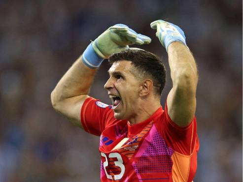 Dibu Martínez fue la figura de Argentina ante Ecuador por los cuartos de final de Copa América.