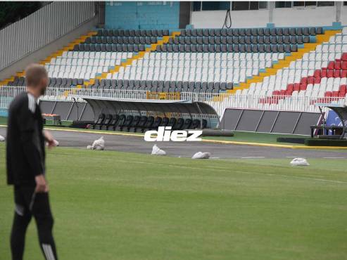 El Cincinnati de la MLS estuvo trabajando en el estadio Nacional a la espera de que Motagua y Concacaf puedan solventar el impasse. FOTOS: David Romero