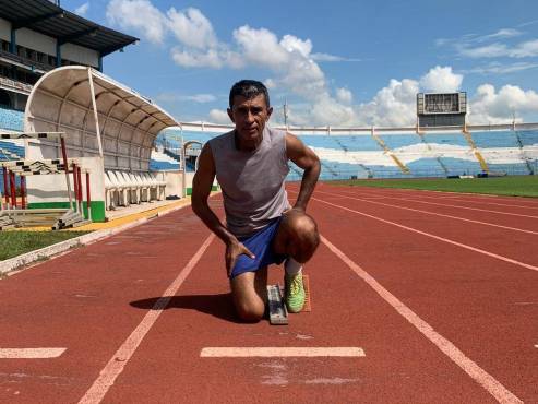 Leonel Flores mantiene la dieta alimenticia y entrena cinco veces a la semana.