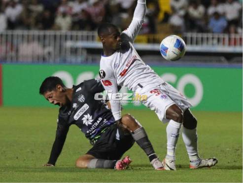 45+2’: FINAL DEL PRIMER TIEMPO: OLIMPIA 0-0 ANTIGUA. FOTOS: Andro Rodríguez | Emilio Flores.