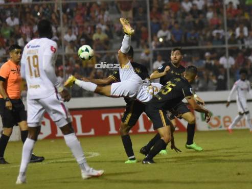 Olimpia y Olancho FC igualaron a uno en el Carlos Miranda de Comayagua.