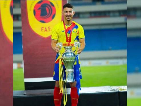 Jonathan Rubio está cerca de su tercer título en un año con el Petro de Angola.