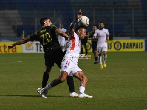 Andy Nájar debutó con Olimpia en el estadio Nacional Chelato Uclés de Tegucigalpa. FOTOS: David Romero | José Aníbal Vásquez.