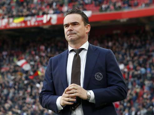 Marc Overmars se encuentra hospitalizado y en Países Bajos están atentos a las nuevas noticias.
