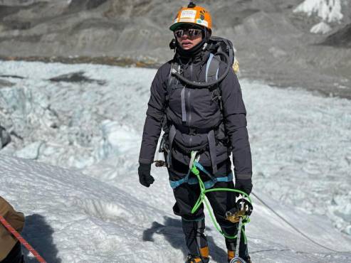 Dora Raudales se convirtió en la primera mujer nacida en el país cinco estrellas en lograr escalar el Monte Everest.