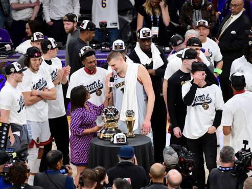 El serbio Nikola Jokic logró su octavo triple doble de estos playoffs con 30 puntos, 14 rebotes y 13 asistencias.