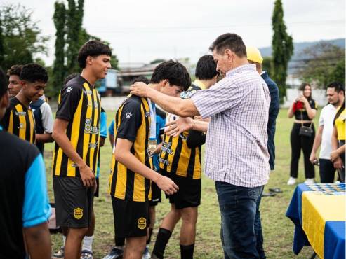 Real España se coronó campeón del torneo amistoso realizado en la zona norte de Honduras.