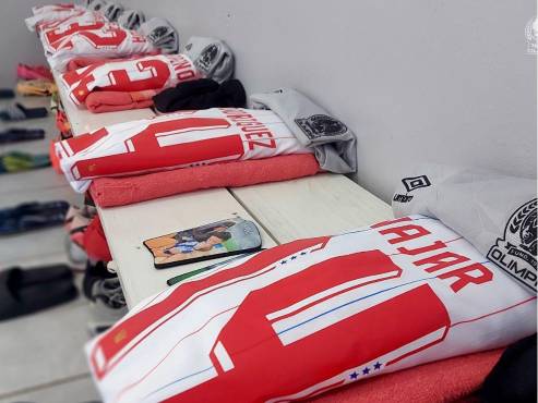 Olimpia visita al Port Layola. El león jugará de blanco frente al cuadro beliceño.