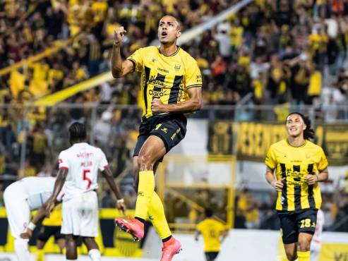 ¡Brutal remontada! Real España se pone la etiqueta de 'favorito' y aplasta al Olimpia