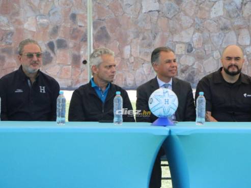 La Selección de Honduras saldrá del país el 16 de marzo, siete días antes del choque de repesca ante Costa Rica. FOTO: David Romero.