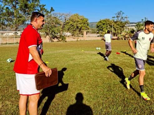 El uruguayo piensa en darle una alegría a Siguatepeque con un ascenso que sería historia pura.