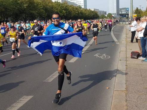 Eduar Raudales tiene más de 20 años de hacer atletismo y es una inspiración para muchos corredores en el país.