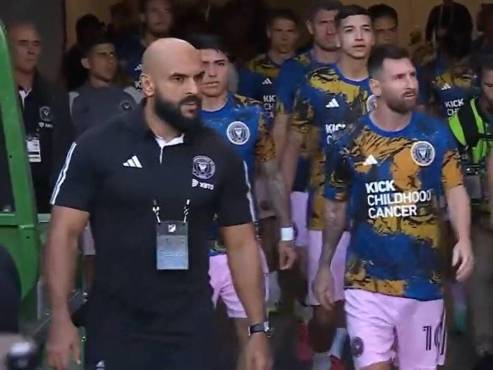 Siempre es quien cuida a Lionel Messi, pero esta noche no estará en el partido contra Monterrey.