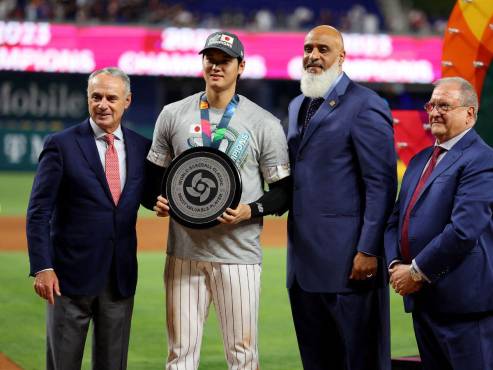 Ohtani, para llevarse su trofeo de <b>MVP</b>, bateó en el torneo para .435 con un jonrón