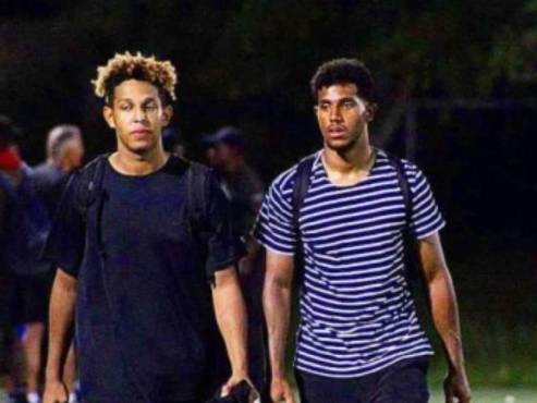 Junto a su hermano Carlos.