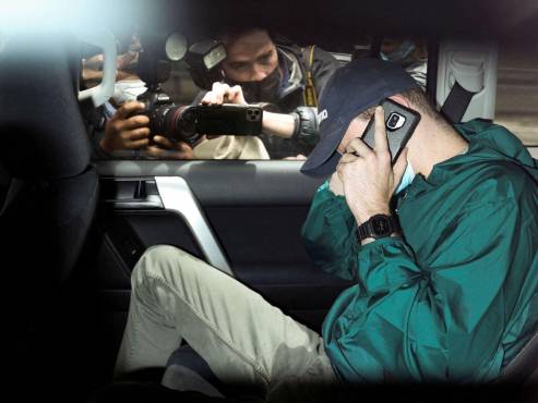 Djokovic, en el tribunal de Melbourne esperando su suerte en Australia: su caso se decide este domingo