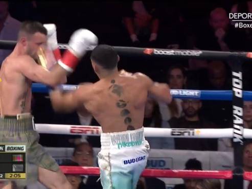 ¡Teófimo López campeón mundial! El hondureño venció a Josh Taylor por el cinturón OMB del peso superligero