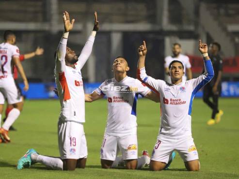 FINAL DEL PARTIDO: OLIMPIA 3-1 REAL ESPAÑA. FOTO: Emilio Flores.