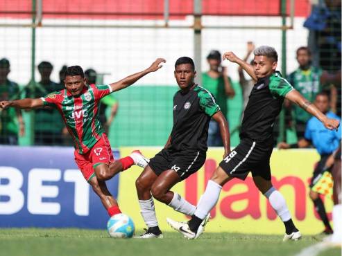 Alexy Vega fue uno de los mejores jugadores del partido entre Marathón vs Choloma. FOTOS: Neptalí Romero | Mauricio Ayala | Yoseph Amaya | Héctor Paz.