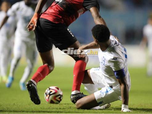 63’: TARJETA AMARILLA: Luis Palma es amonestado tras riña con jugador de Trinidad y Tobago. FOTOS: David Romero | Andro Rodríguez.