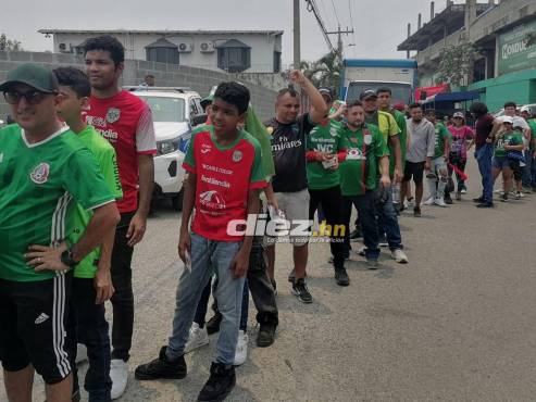Largas colas para ingresar al estadio Yankel Rosenthal de San Pedro Sula. FOTOS: Mauricio Ayala | Neptalí Romero | Héctor Edú | Moisés Valenzuela.