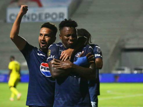 Motagua derrota al Real España con golazo del Zapatilla Mejía, pero deja abierta la serie de semifinales